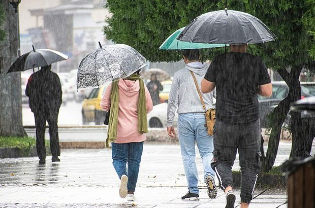 تشدید فعالیت سامانه بارشی در استان کرمان؛ بارش باران و برف در استان