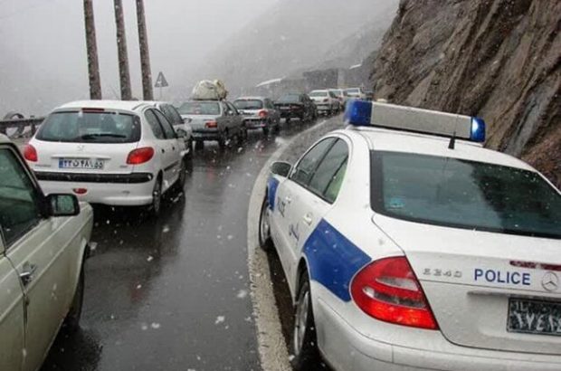 حضور فعال بیش از ۷۰ تیم پلیس راه در محورهای بارانی استان کرمان